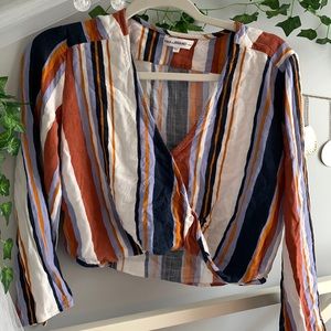 Flare sleeve top.